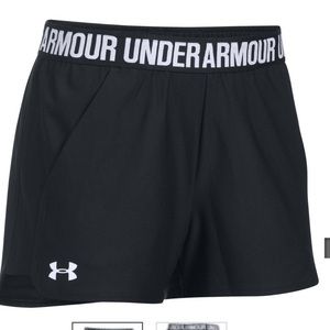 Women’s under armour black shorts size medium